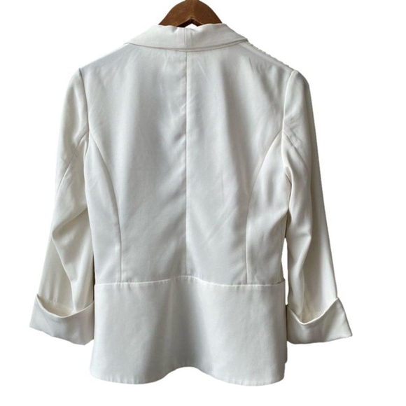 3 For $30 Harlowe & Graham White Blazer - Picture 4 of 8